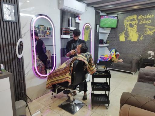 عکس پیرایشگاه مردانه آقای مو