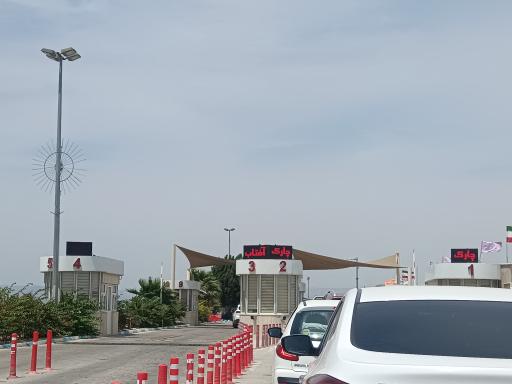 عکس اسکله بارگیری ماشین  جزیره کیش (لندینگ)