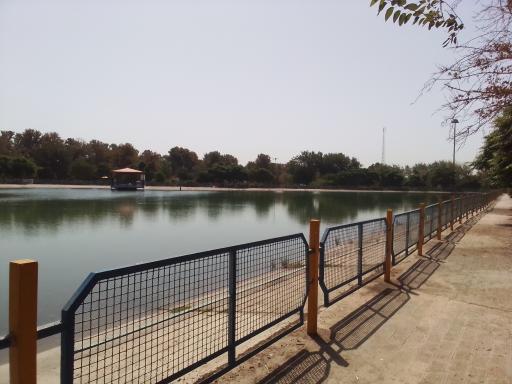 عکس دریاچه پارک قائم