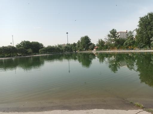 دریاچه پارک قائم