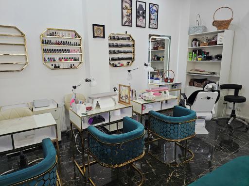 عکس سالن زیبایی و آموزشگاه چهره