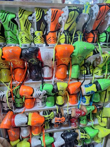 عکس فروشگاه لوازم ورزشی ایمان