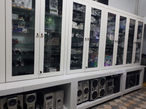 عکس فروش و تعمیر لوازم صوتی و تصویری مکث