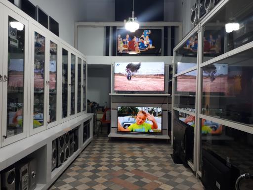 عکس فروش و تعمیر لوازم صوتی و تصویری مکث