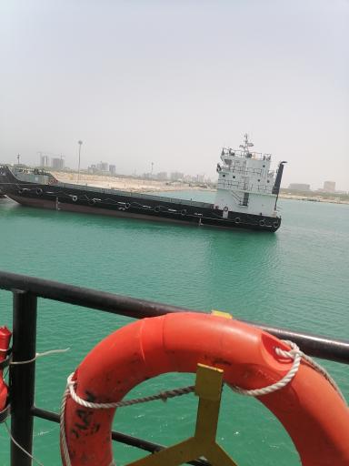 عکس اسکله بارگیری ماشین  جزیره کیش (لندینگ)