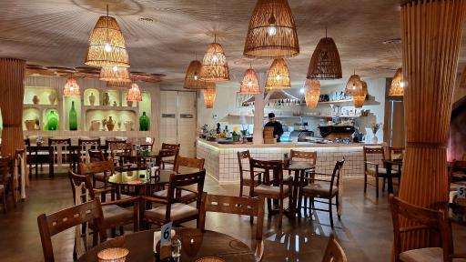 عکس کافه رستوران آولوس