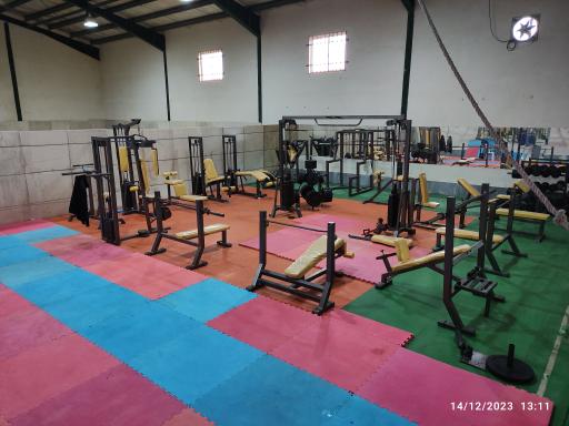 عکس سالن ورزشی صالحین (کشتی)