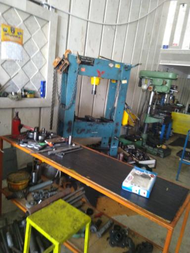 تراشکاری و میل لنگ تراشی شُکری