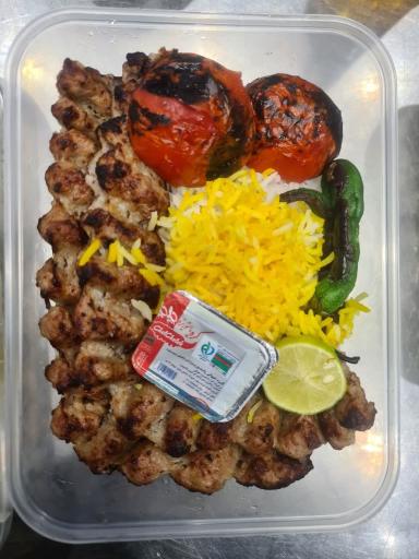 عکس تهیه غذای آلاء