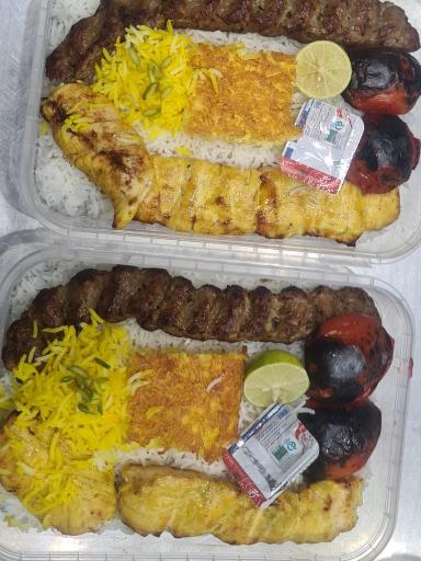 عکس تهیه غذای آلاء