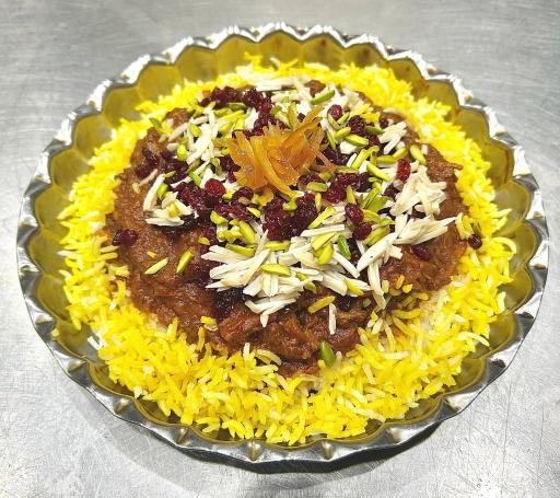 عکس تهیه غذای آلاء