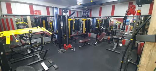 عکس باشگاه پرورش اندام صنعتی