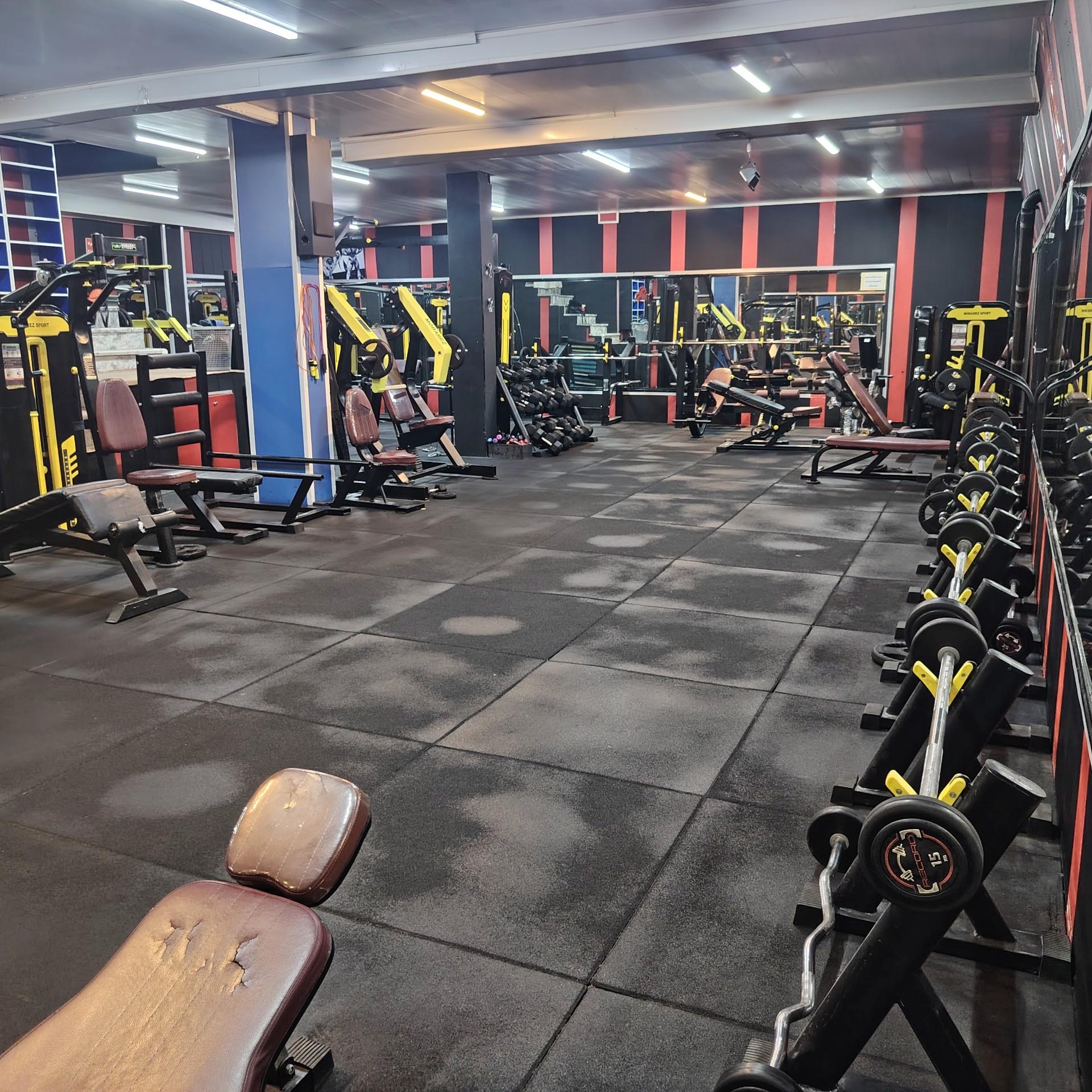 عکس باشگاه پرورش اندام صنعتی