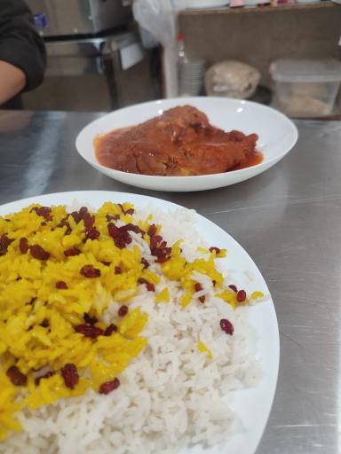 عکس آشپزخانه مرکزی وغذاخوری بهار نارنج