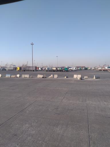 عکس پارکینگ گمرگی اسکله شهید رجایی 