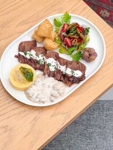 عکس بیزینس کافه پارلی