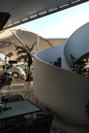 عکس بیزینس کافه پارلی