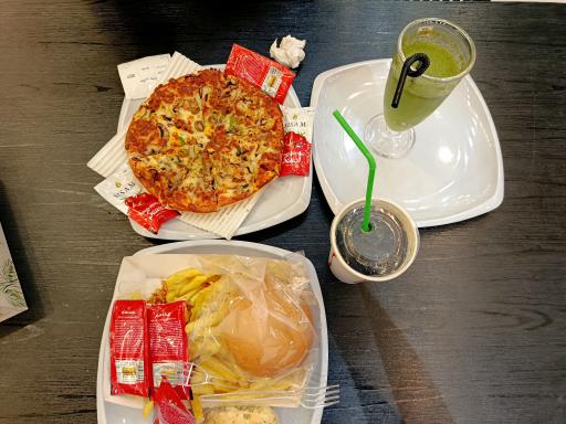 رستوران ایتالیایی توت فرنگی