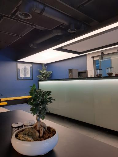 عکس کافه وی اسپیس