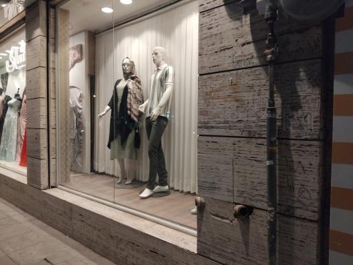 عکس مرکز خرید منسا