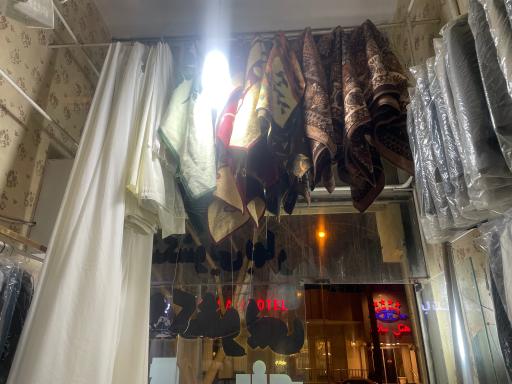 عکس خشکشویی بهار