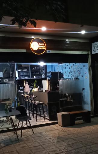 عکس کافی شاپ دونات 