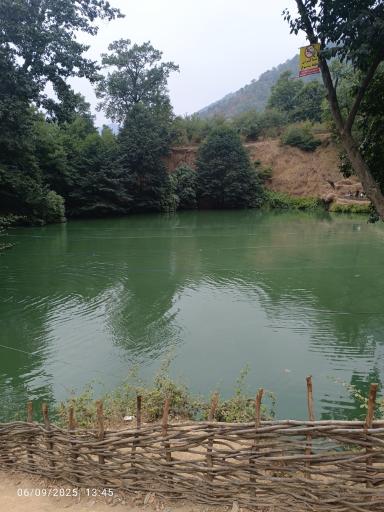 عکس چشمه و دریاچه گل رامیان