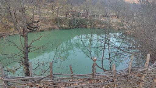 عکس چشمه و دریاچه گل رامیان