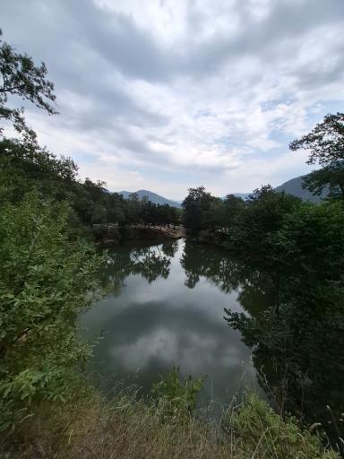عکس چشمه و دریاچه گل رامیان