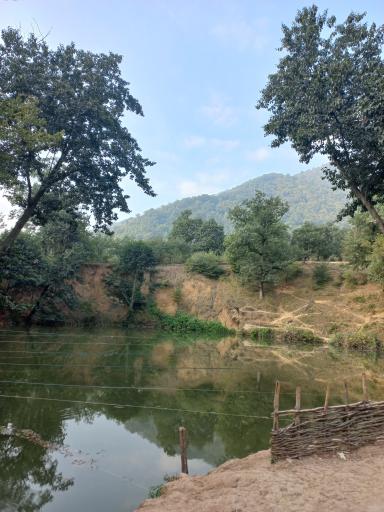 عکس چشمه و دریاچه گل رامیان