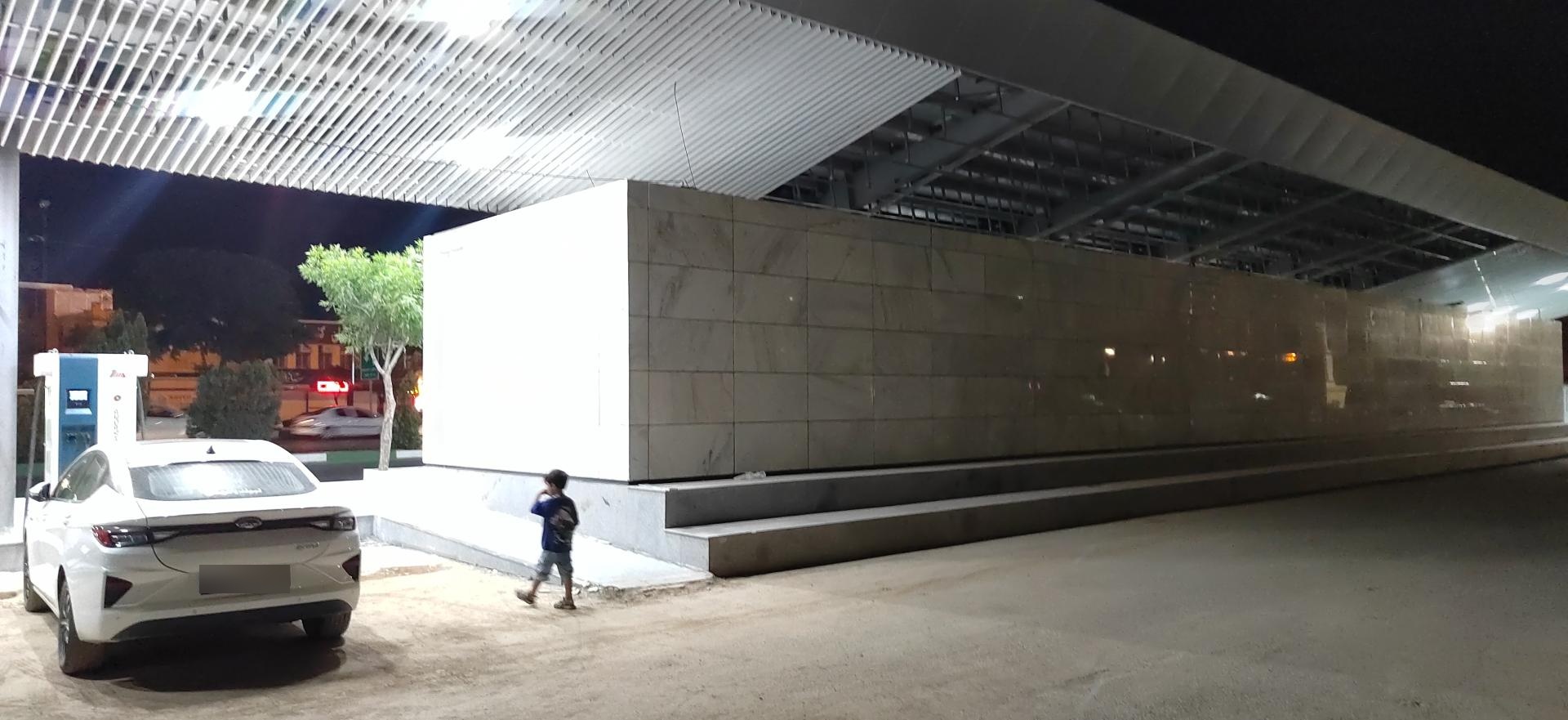 عکس ایستگاه شارژ خودرو برقی (پارک ملت اراک)