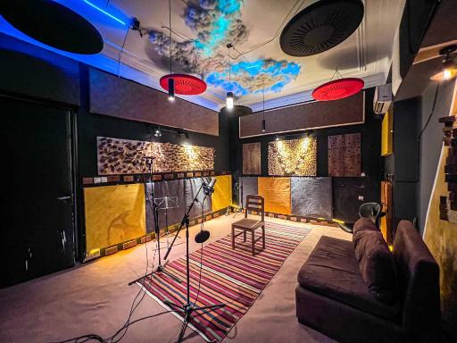 عکس خانه کهن آوش