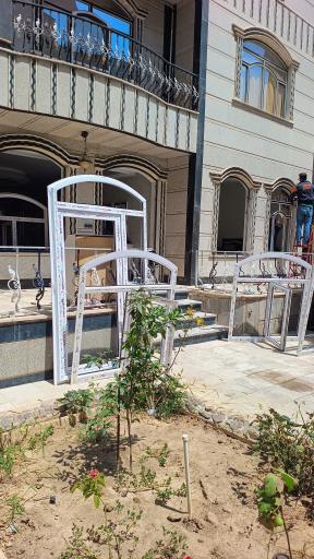 عکس تولید انواع درب و پنجره دوجداره پنجره برتر