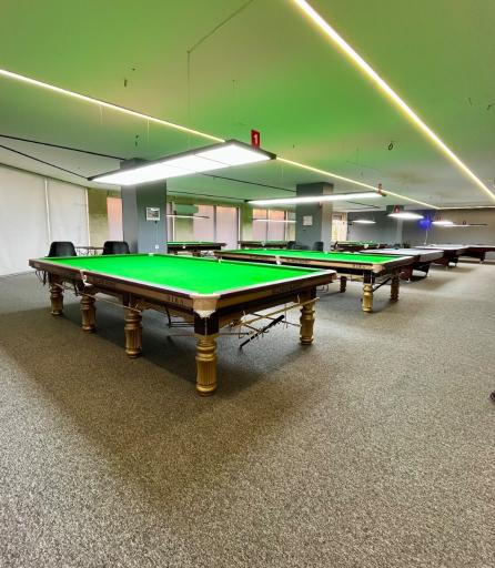 عکس باشگاه بیلیارد ایران زمین