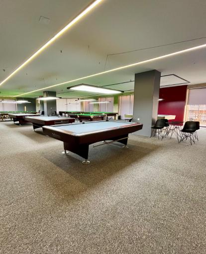 عکس باشگاه بیلیارد ایران زمین