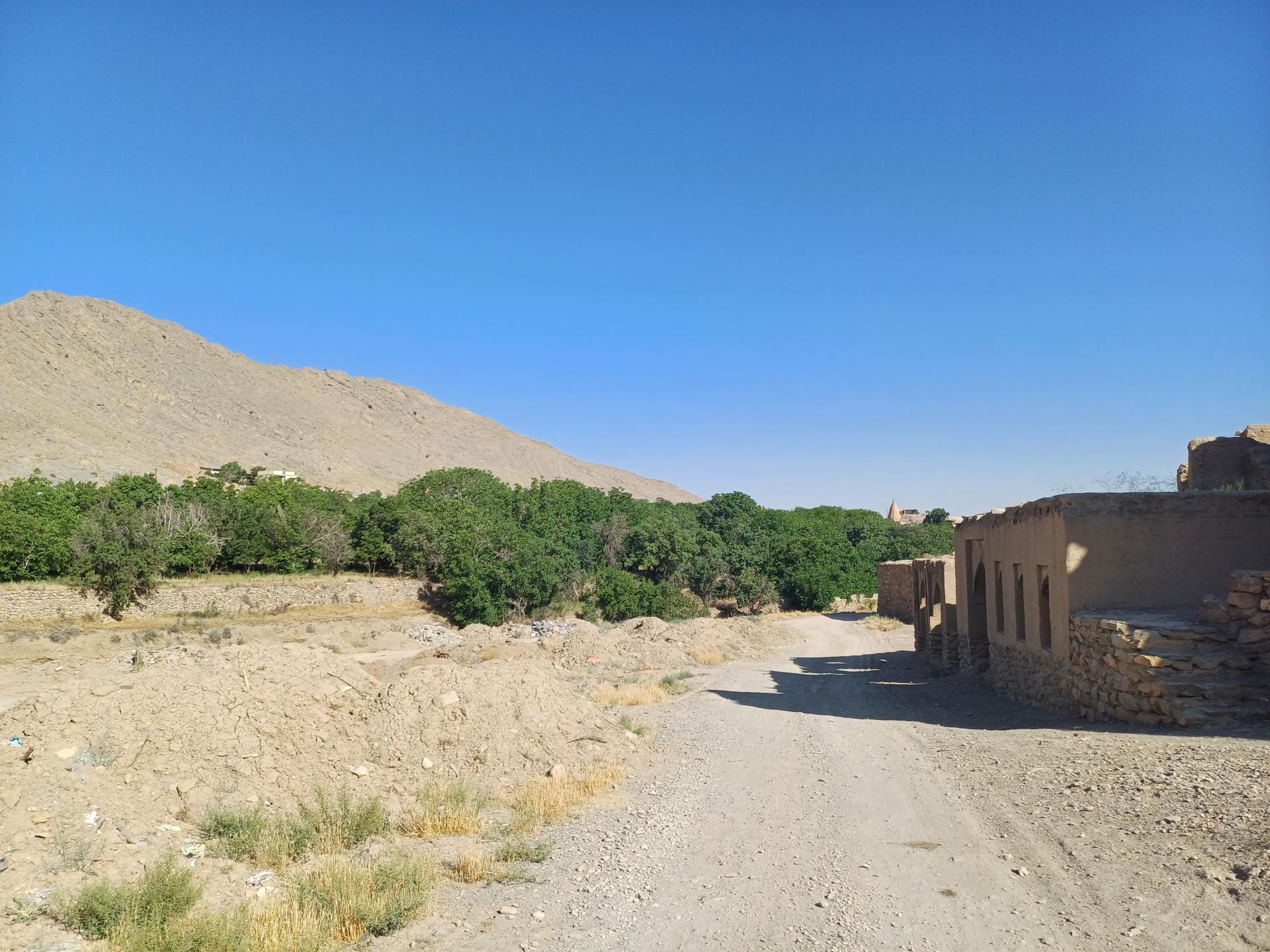 عکس قلعه ماه نشان