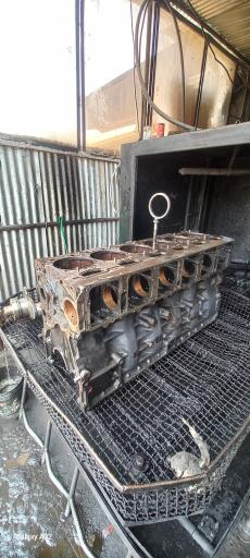 عکس قطعه شوی و موتور شوی زارعان ماشین سبک و سنگین 