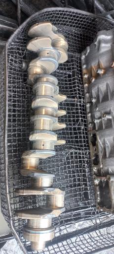 عکس قطعه شوی و موتور شوی زارعان ماشین سبک و سنگین 