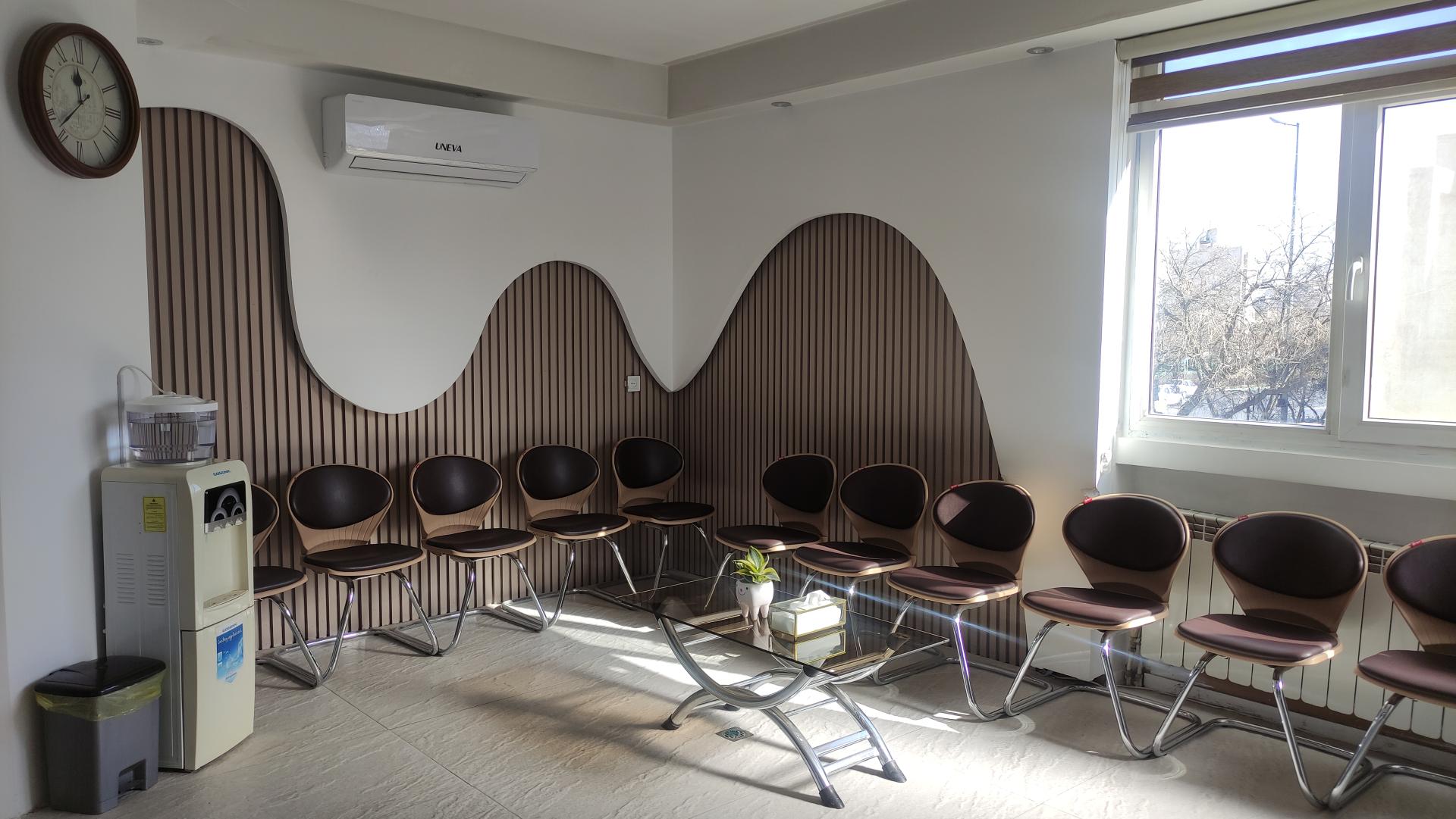 عکس کلینیک دندانپزشکی وارستگان