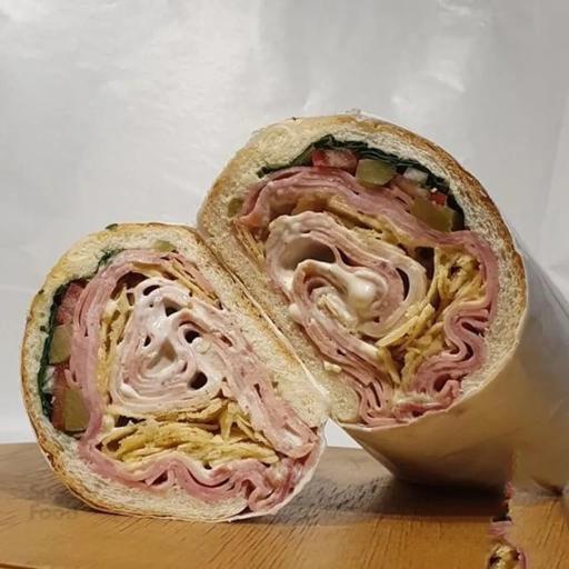 عکس ساندویچی میزبان