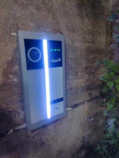 عکس خدمات برق ساختمانی نور