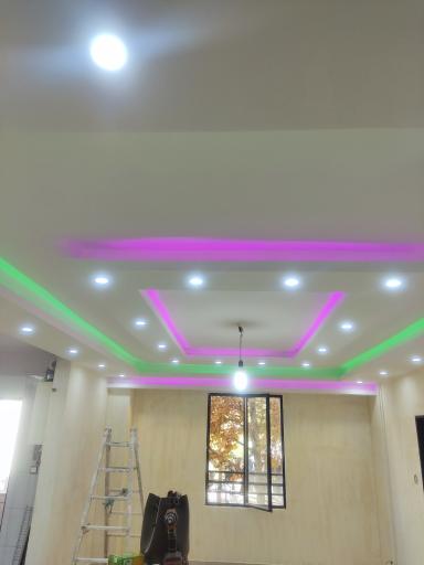 عکس خدمات برق ساختمانی نور