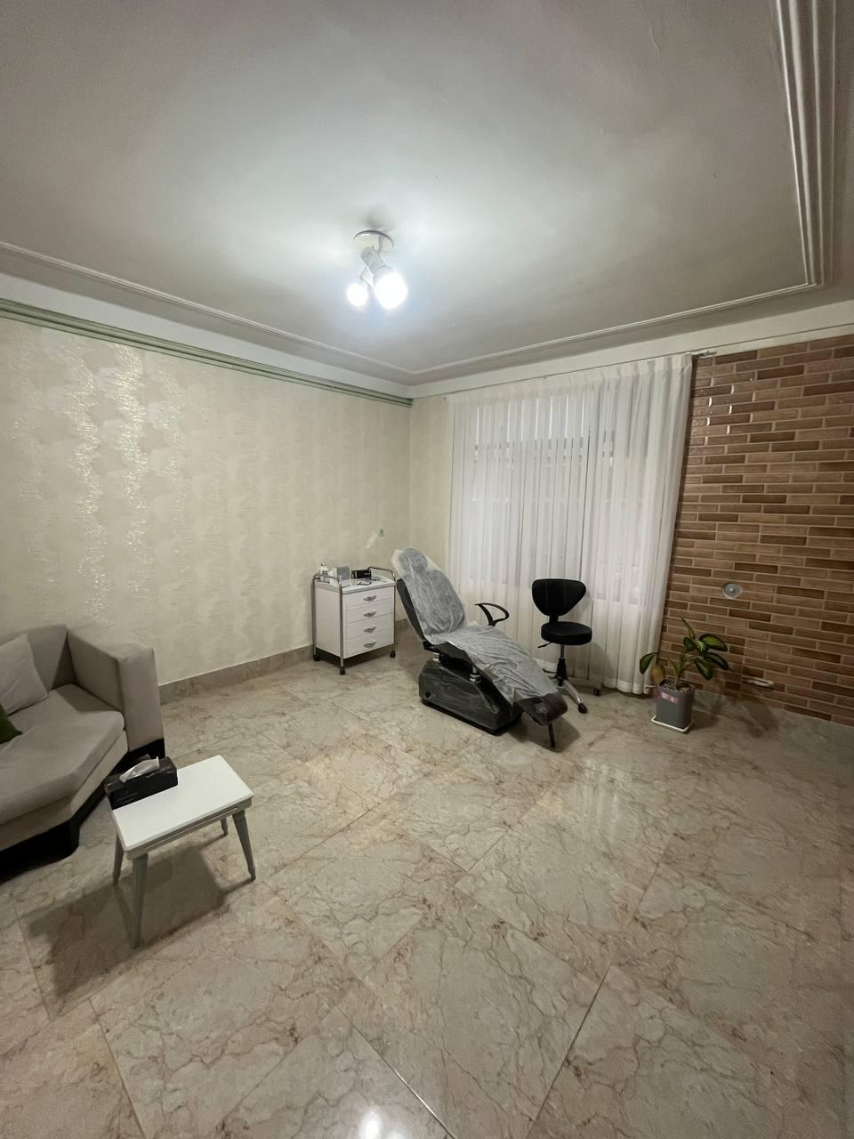 عکس مطب دکتر اسلامی زیبایی و درمانی