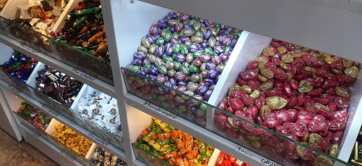 عکس آجیل فروشی المهدی