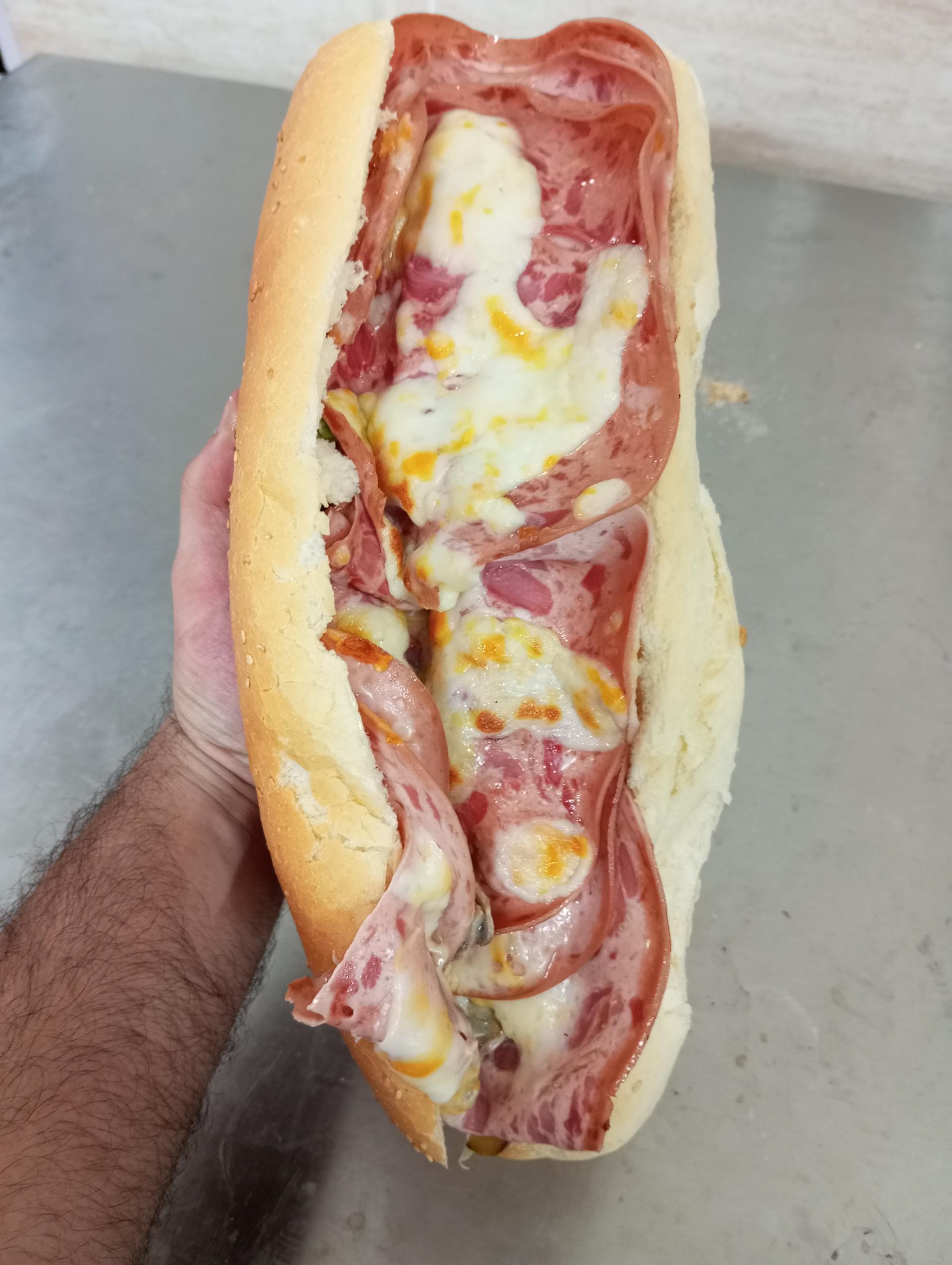 عکس فست فود حاجی بابا 