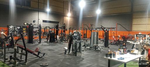 عکس سالن ورزشی اکبر غلامپور