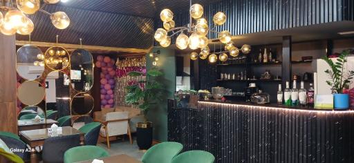 عکس کافه فست فود همنشین