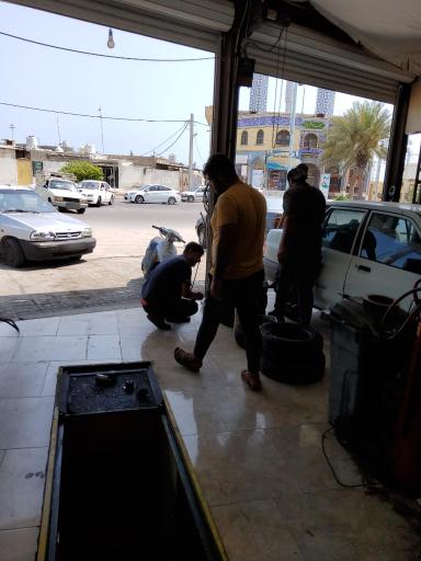 عکس تعویض روغن و آپاراتی سواحل قشم