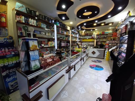 عکس فروشگاه آرایشی و بهداشتی ایده آل