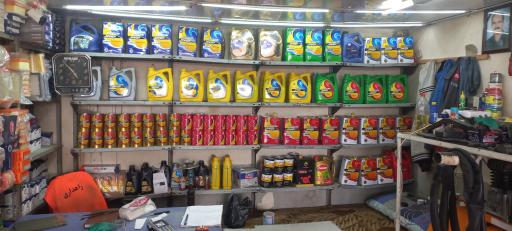 عکس تعویض روغن معین 